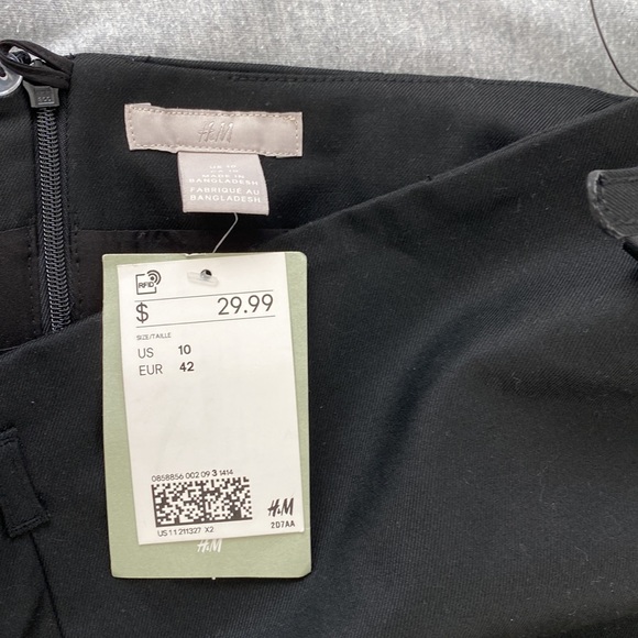 Brand new classic pencil skirt - Picture 2 of 3